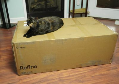Fractal Refine Chair Packaging 1